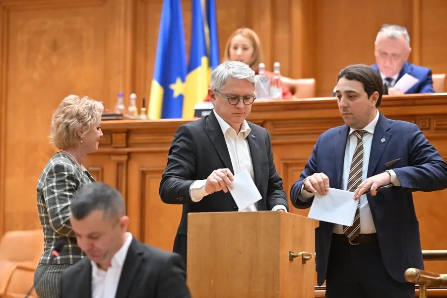 Radu Mihail casting a ballot in parliament